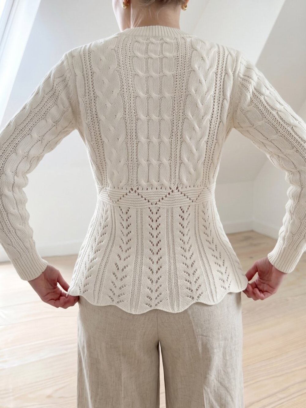 White Casual Women's Cable Knit Round Neck Pullover - Picture 2 of 6